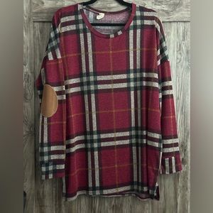 Bellamie thin long sleeve top size XL.